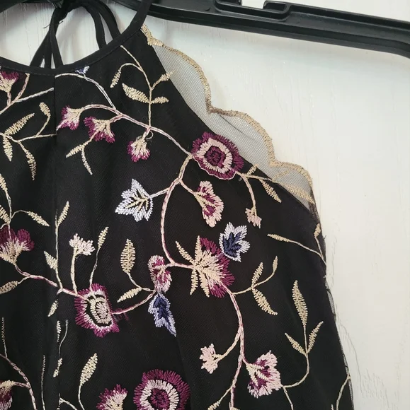 Francesca's floral halter dress - Picture 7 of 11